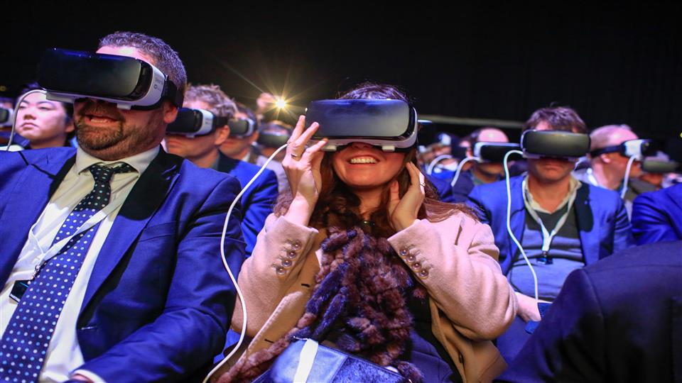 What are Virtual Reality Movies?